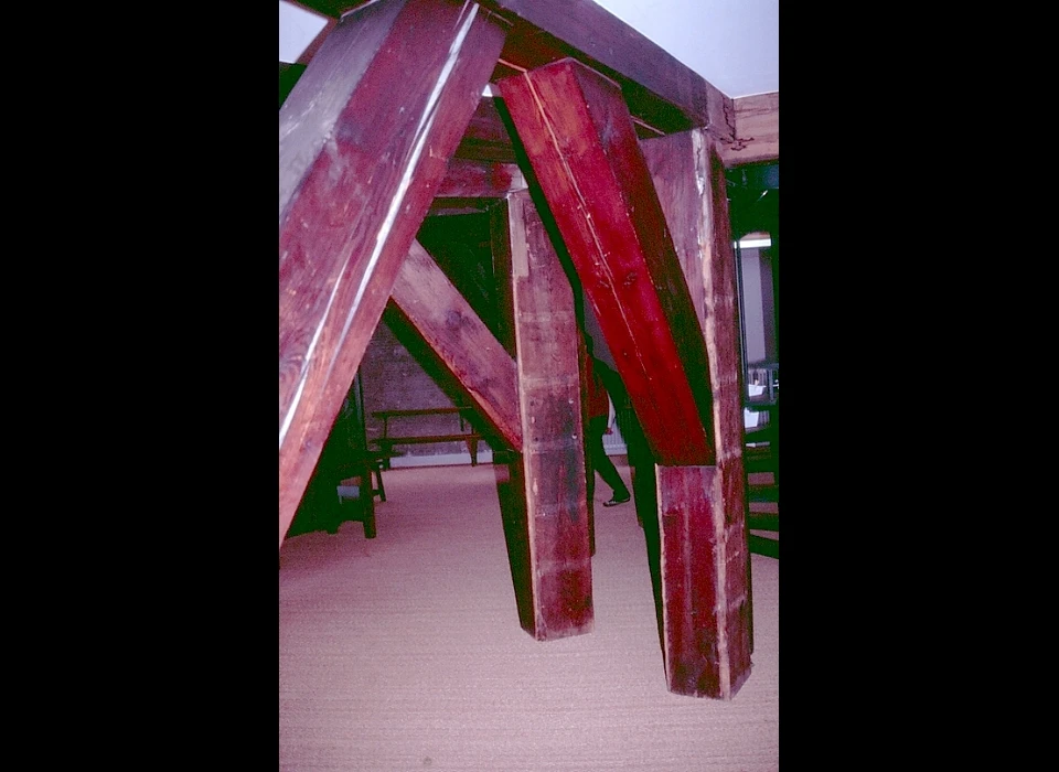 2de Muiderpoort gebinten zolderverdieping (2004)