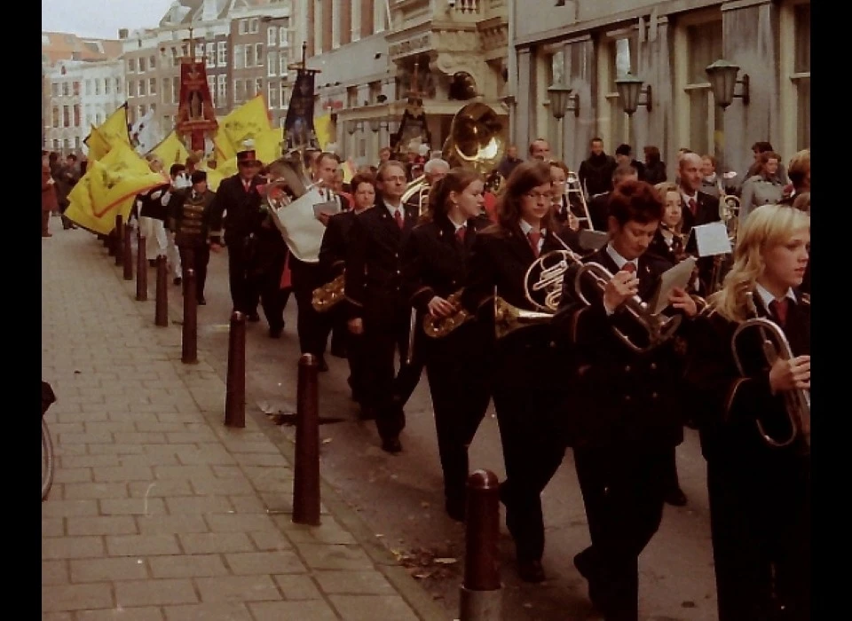 Nieuwe Doelenstraat schutters optocht opstellen