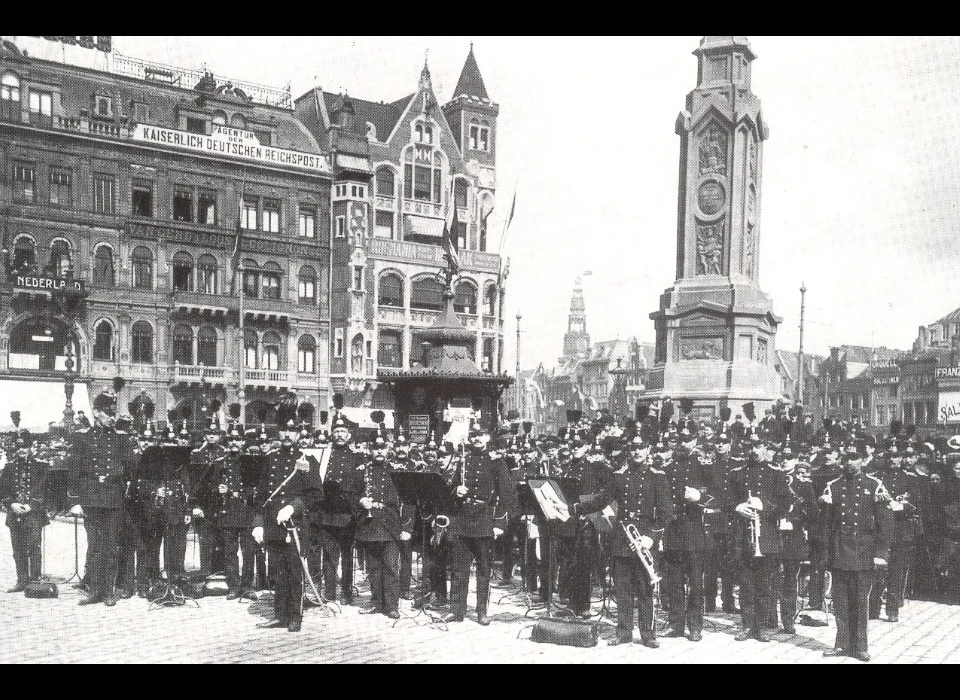 Schutterij op de Dam in 1907 bij het laatste optreden tijdens het bezoek van prins Hendrik en koningin Wilhelmina