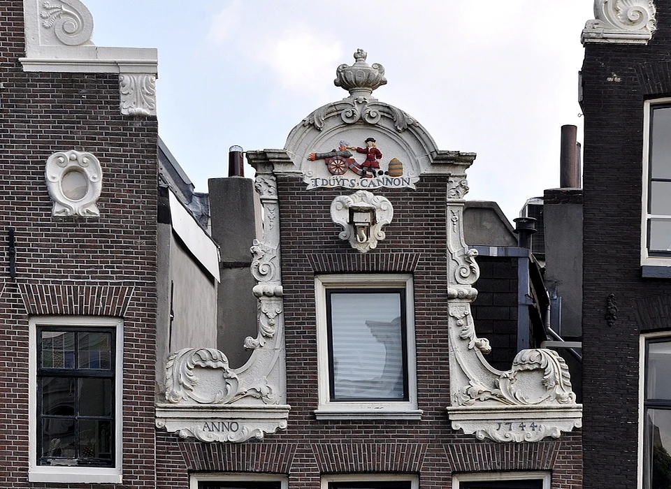Singel 77 top halsgevel T Düÿts Cannon (2016)