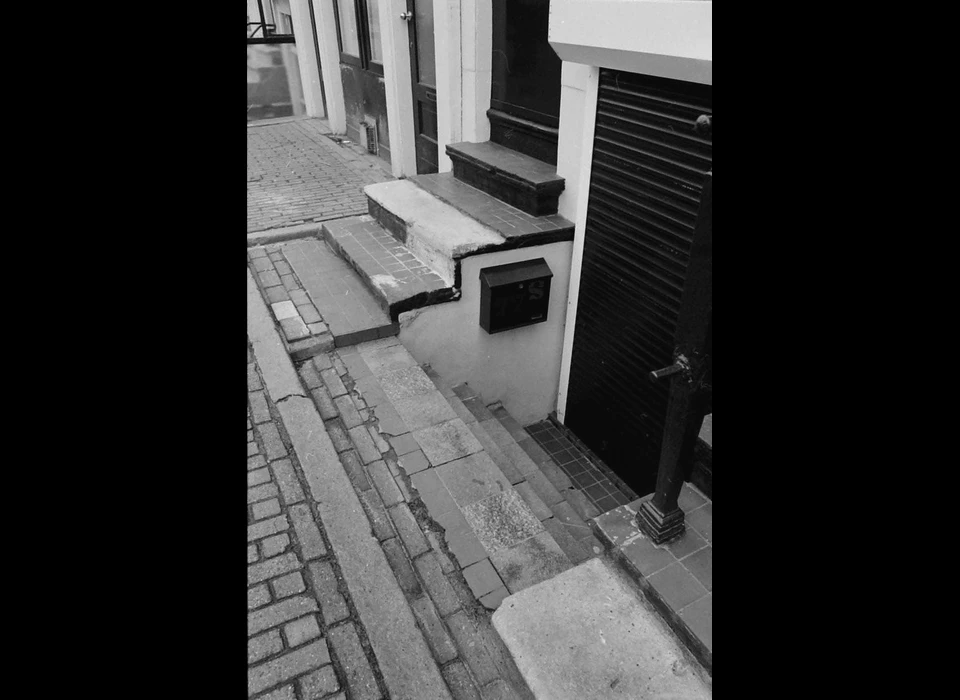 Singel 77 stoep nog zonder hek (1991)