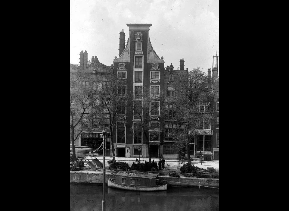 Singel Huis Odeon omstreeks 1925