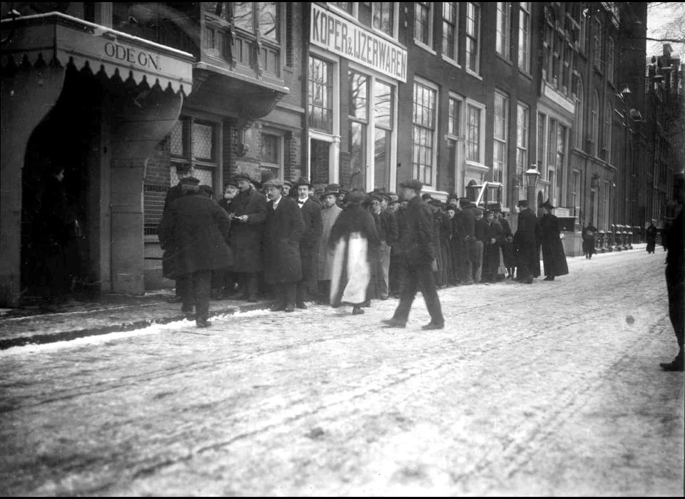 Singel Odeon Aan het eind van de 1e Wereldoorlog vond er voedseldistributie plaats vanuit het Odeon (1918)