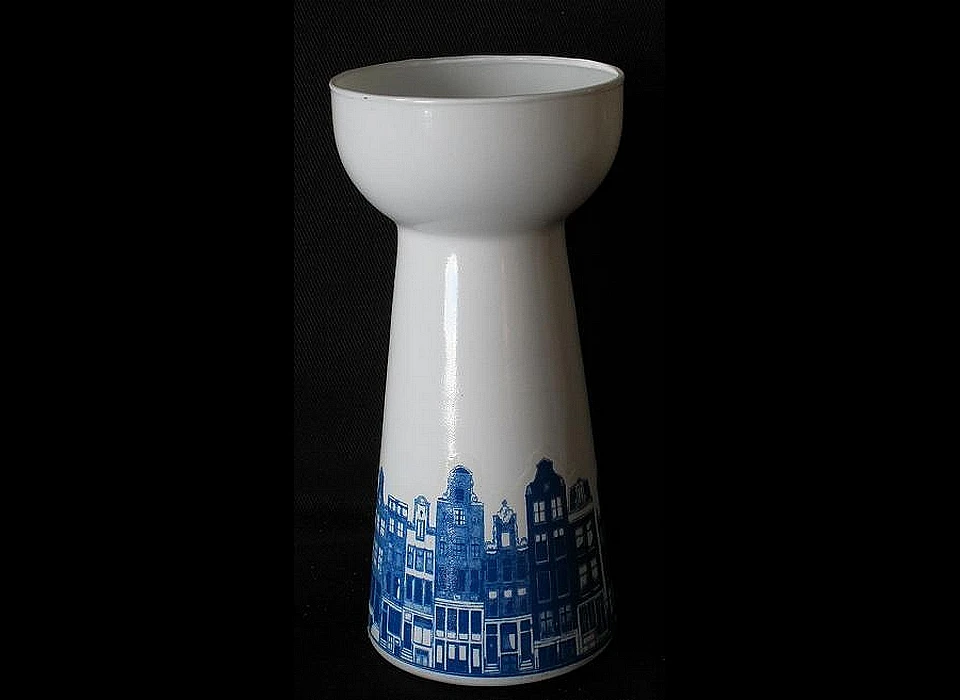 Singel 77 afgebeeld op een hyacintglas (2001)