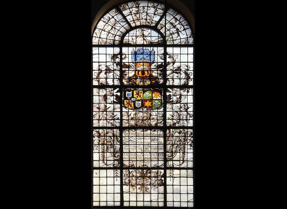 Oudshoornsekerk, venster Rechtvaardigheid geschonken door Willem van Ruytenburgh en Alida Jonckhein, (Oudshoorn, Alphen a.d. Rijn)