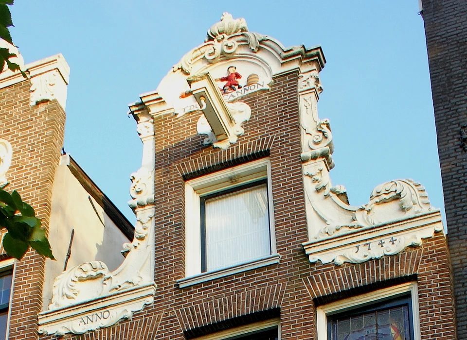 Singel 77 geveltop (2010)