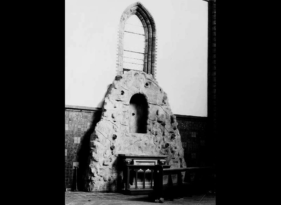 Spaarndammerstraat Maria Magdalenakerk afbraak Lourdesgrot (1965)