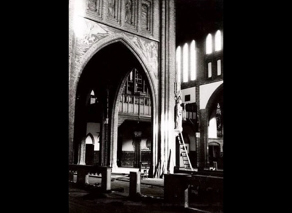 Spaarndammerstraat Maria Magdalenakerk Naar orgelgalerij afbraak (1965)