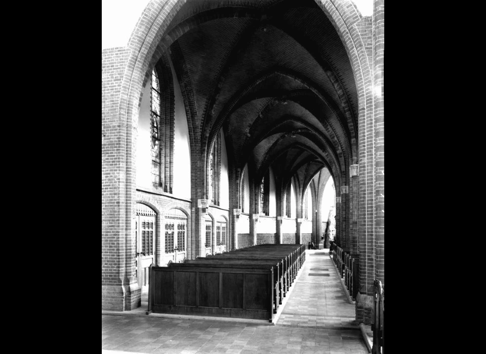 Spaarndammerstraat Maria Magdalenakerk Zijbeuk (1905c)