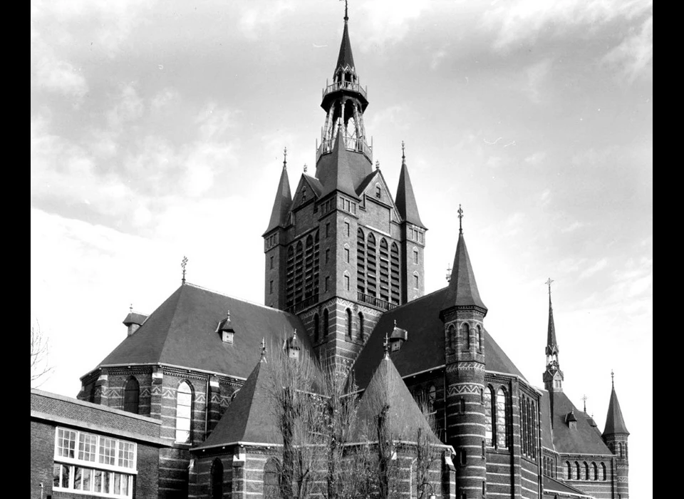 Spaarndammerstraat Maria Magdalenakerk bovendeel (1960c)