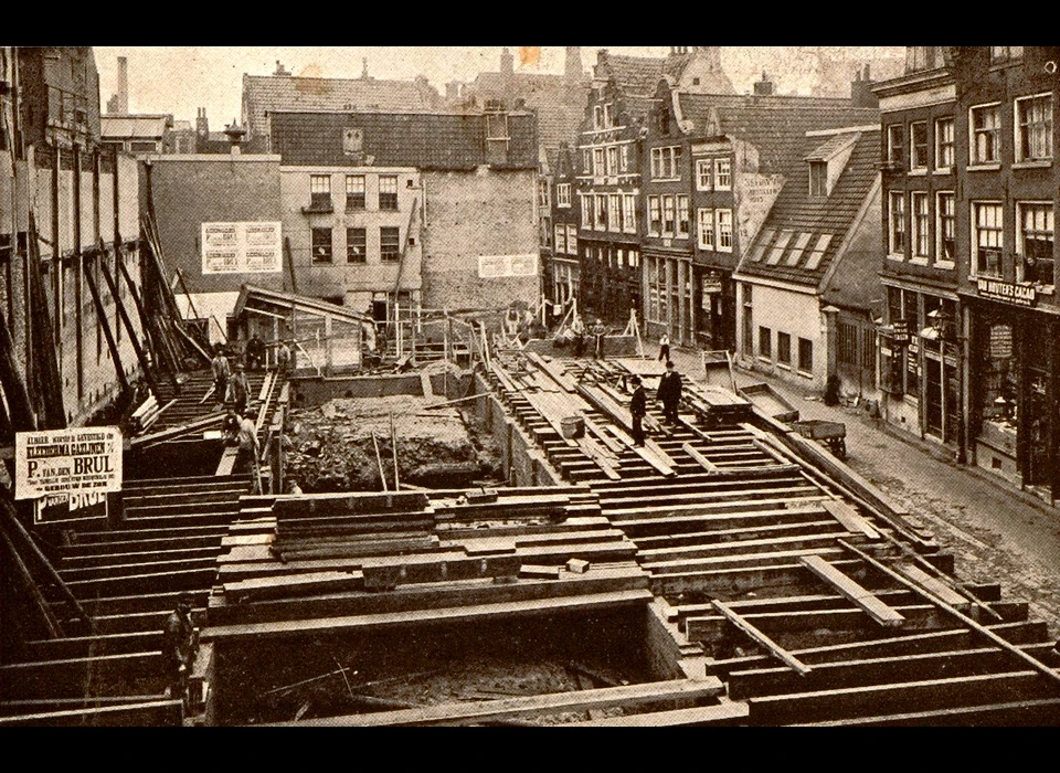 Sint Nicolaasstraat bouw hoek Nieuwendijk P.v.d.Brul (1905)