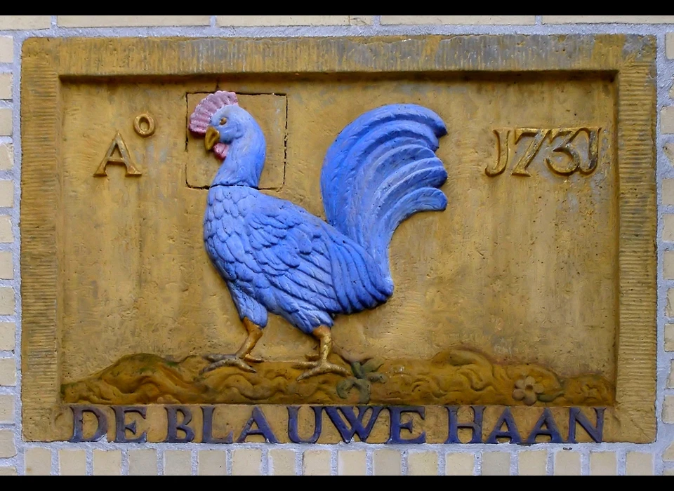 De Cuserstraat 13 gevelsteen De blauwe Haan anno 1731 voorheen Sint Nicolaasstraat 48 (2009)