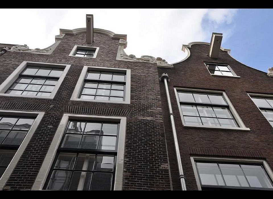 Sint Annenstraat 28 klokgevel en 30 halsgevel (2012)