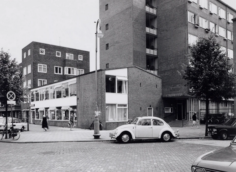 Surinameplein 33-35 Huize Eben Haüzer bejaardenhuis van de hervormde diaconie (1971)