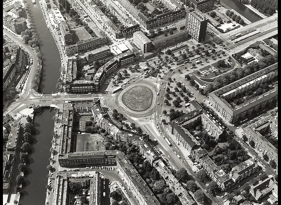 Surinameplein luchtfoto (1981)