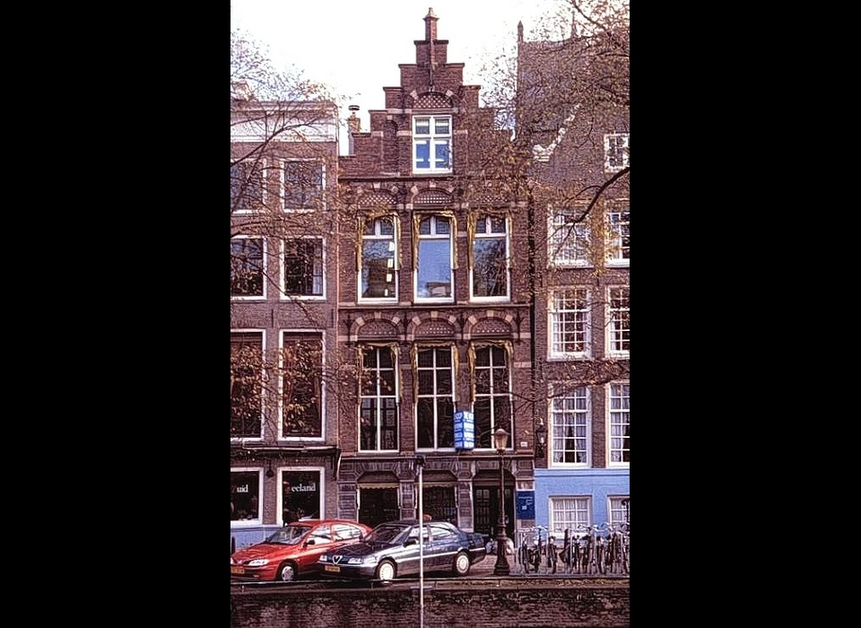 Herengracht 415 trapgevel 1891 Neo-renaissance (ca.1999)