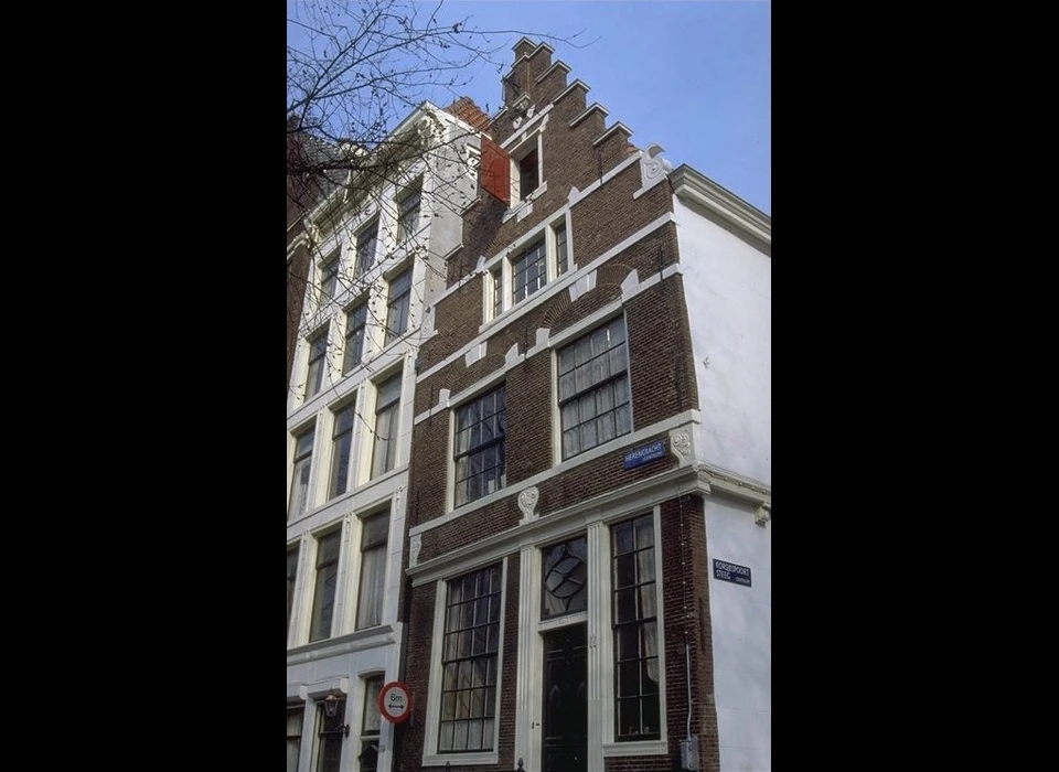 Herengracht 77 trapgevel 1632 sobere Amsterdamse renaissance (1974)