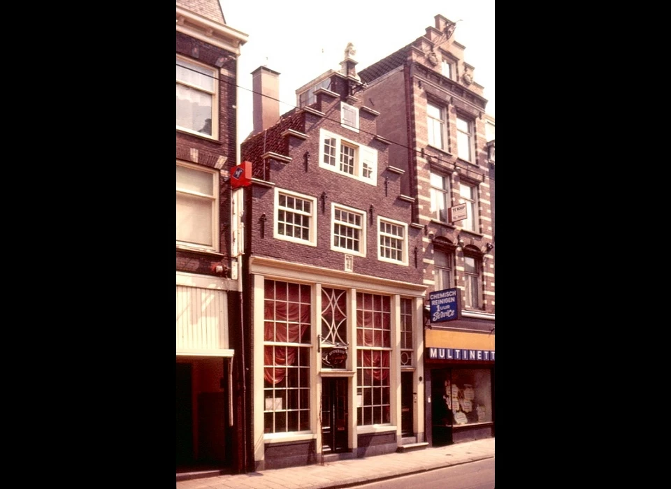 Utrechtsestraat 141 trapgevel 1667 sobere Amsterdamse renaissance (1978)