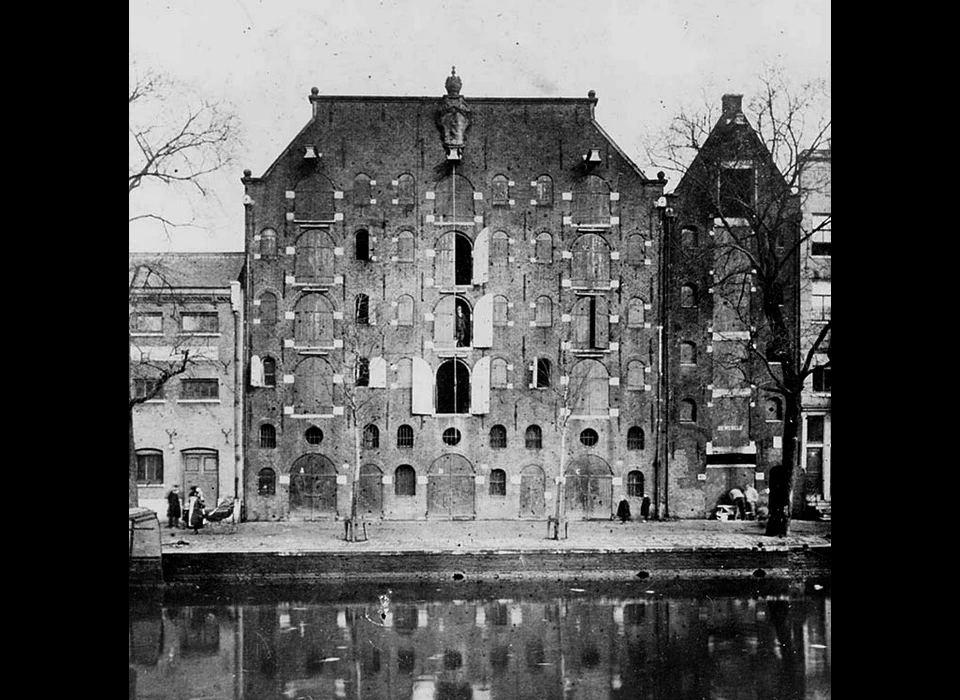 Brouwersgracht 174-178 pakhuis 't Slagthuis trapeziumgevel 1625/50 (ca.1865)