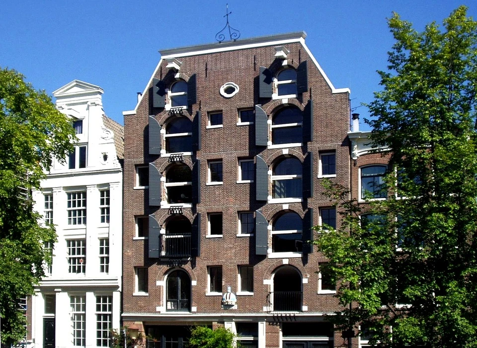 Brouwersgracht 116-118 pakhuis de (Keizers)kroon trapeziumgevel 1725 (1986)