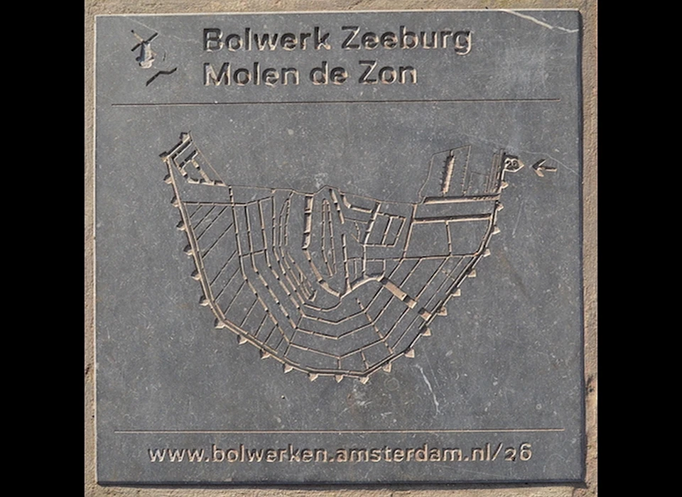 Plaquette bij funderingsresten van het Bolwerk Zeeburg (2015)