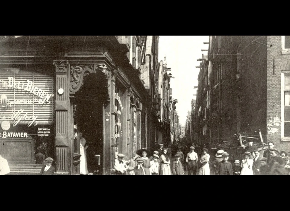 Batavierstraat vanaf Houtkopersburgwal (1912)