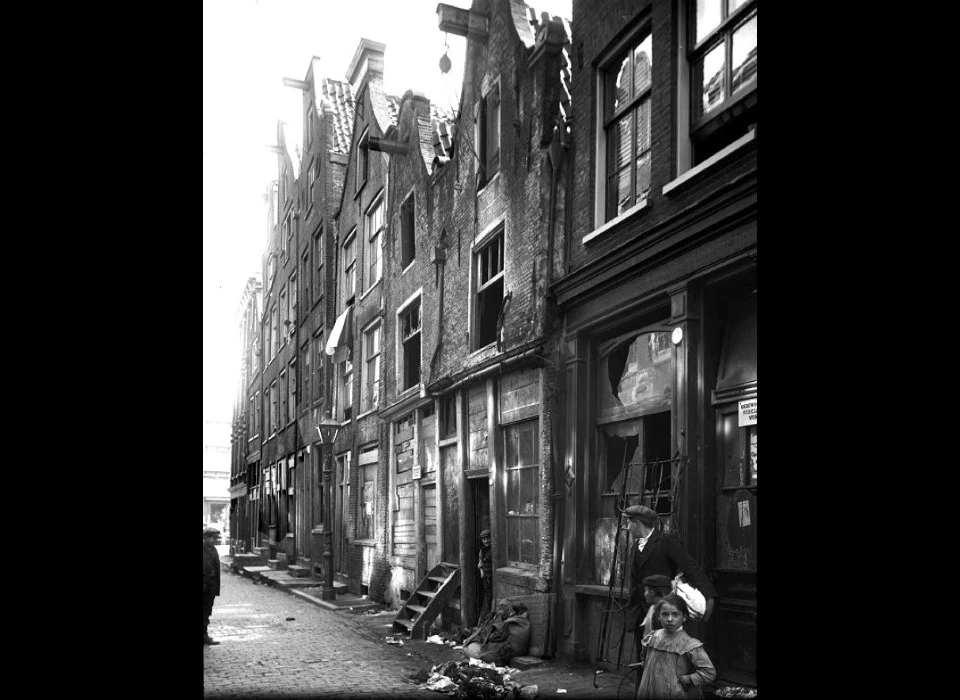 Uilenburgerstraat onbewoonbaar verklaarde woningen (1918