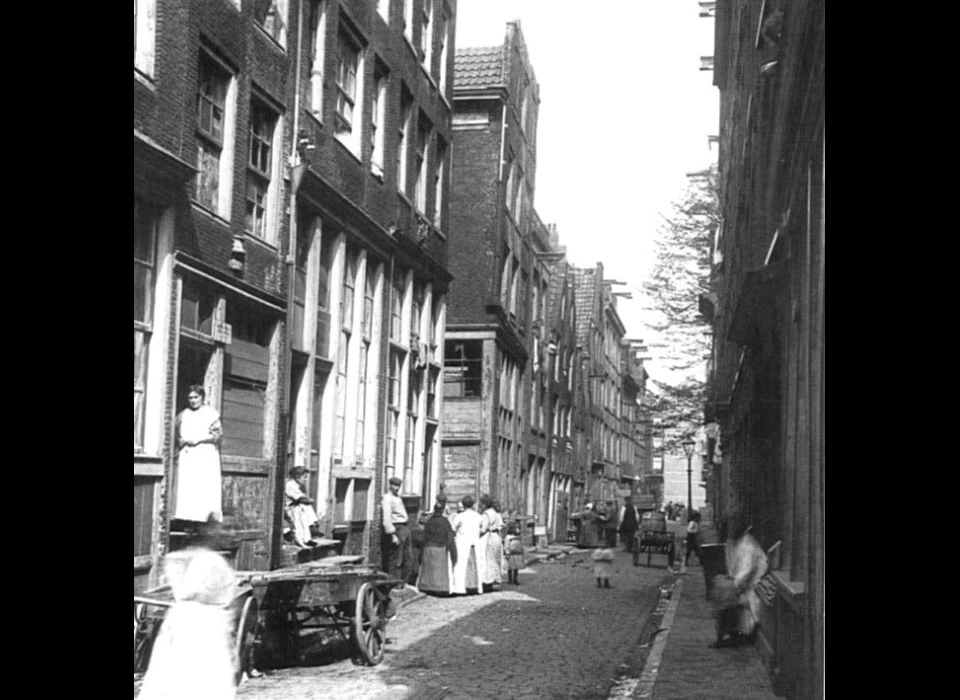 Uilenburgerstraat 34-26 dichtgetimmerde woningen 1925