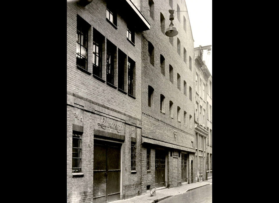 Verversstraat 2-8 v.r.n.l. (ca.1937)
