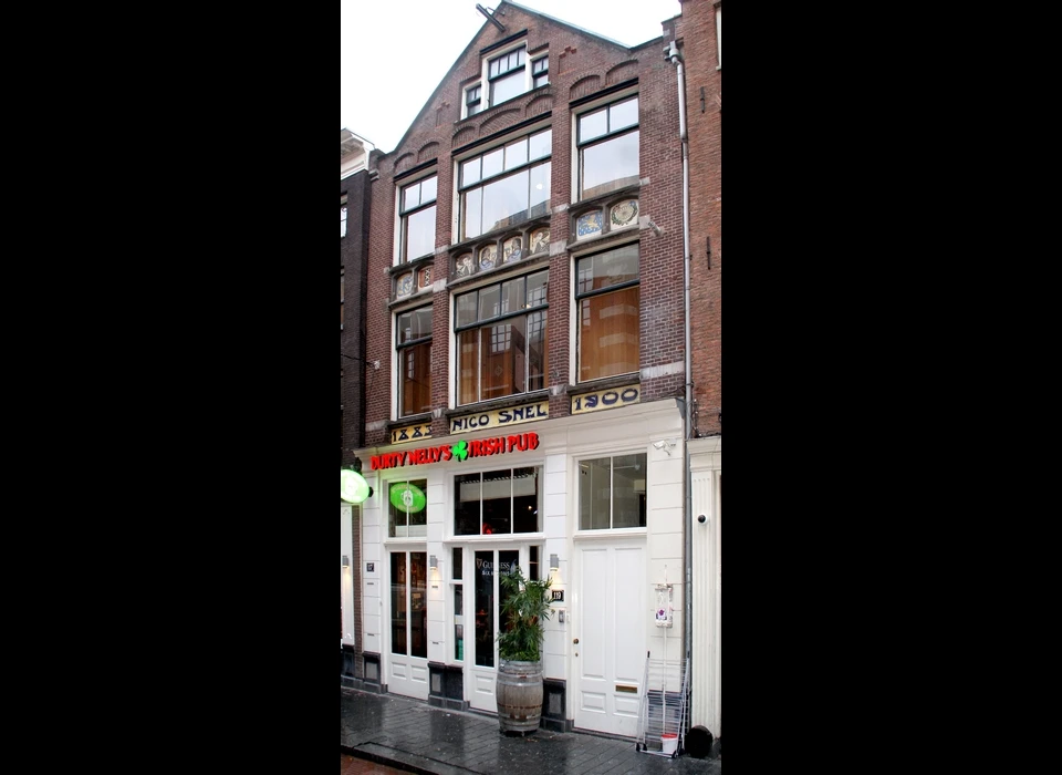 Warmoesstraat 117-119 Irish pub Durty Nelly's voorheen Nico Snel (2022)