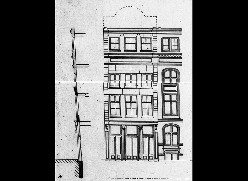 Warmoesstraat 147 ontwerp voor nieuwe voorgevel die eveneeens op vlucht wordt gebouwd door Abraham Salm (1898)