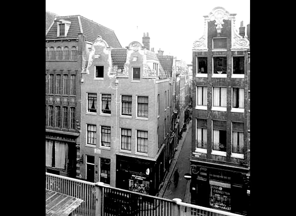 Warmoesstraat 163-165 hoek Sint Jansstraat (ca.1936)