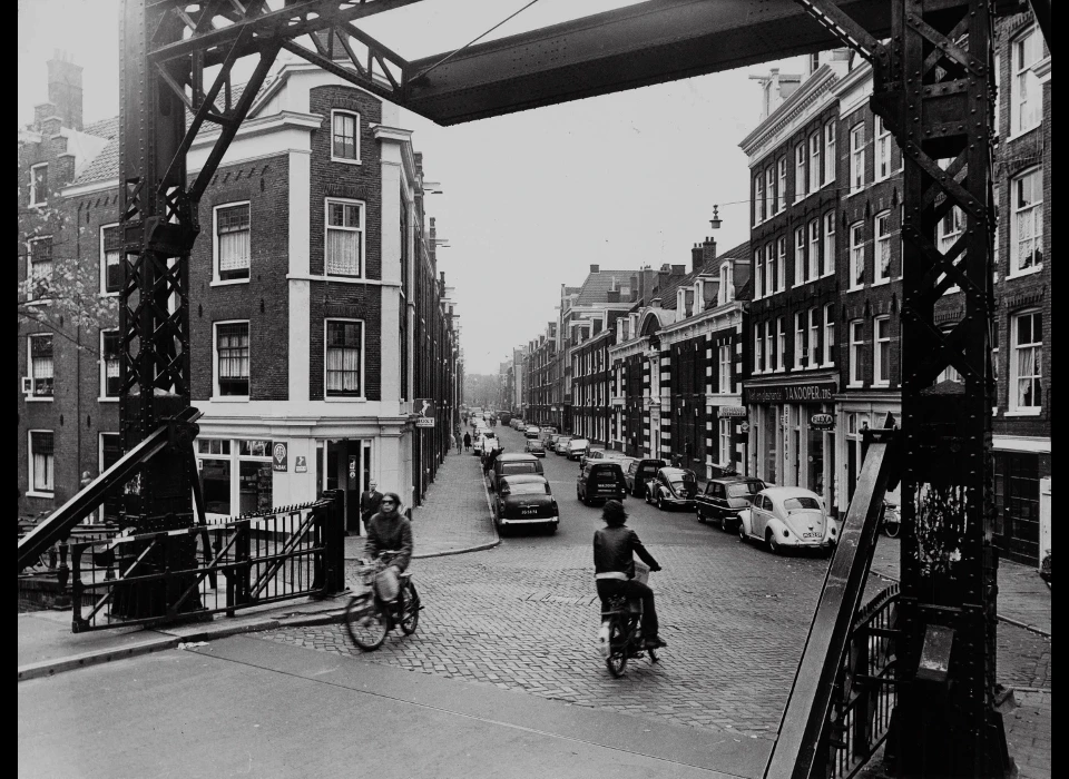 Willemsstraat gezien vanaf Lijnbaansgracht (1970)