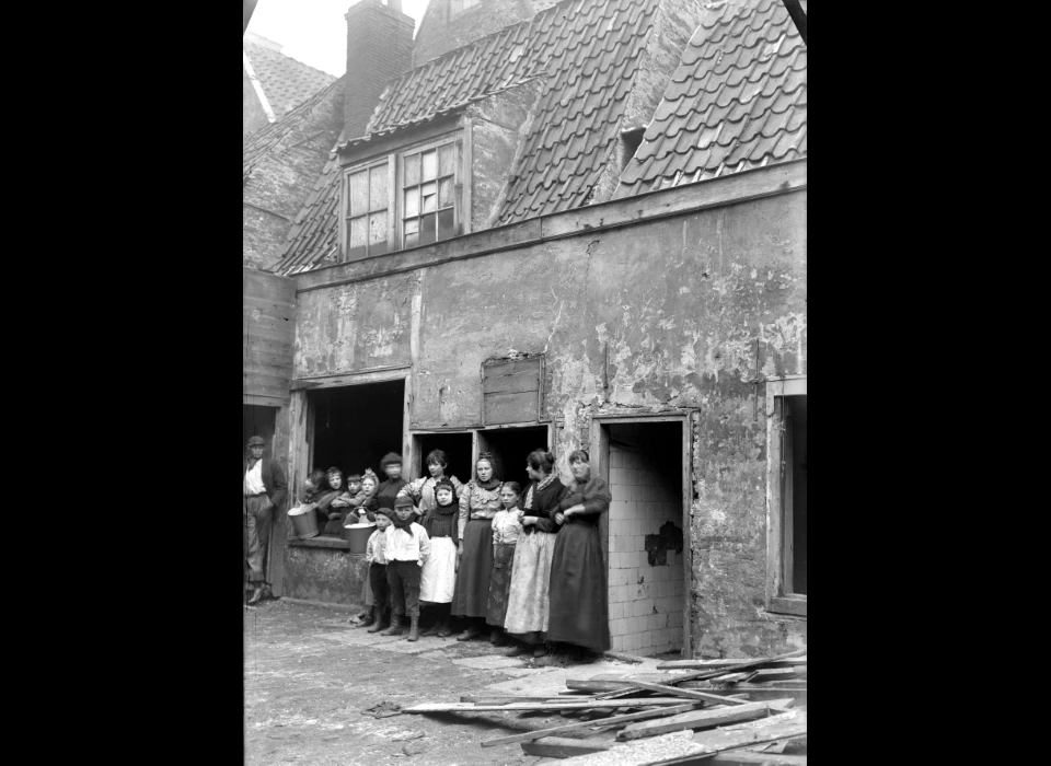 Willemsstraat 75-77 Lange-Aachtengang (1899)