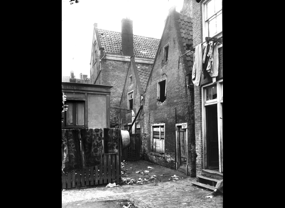 Willemsstraat 94-110 het Klooster (ca.1918)