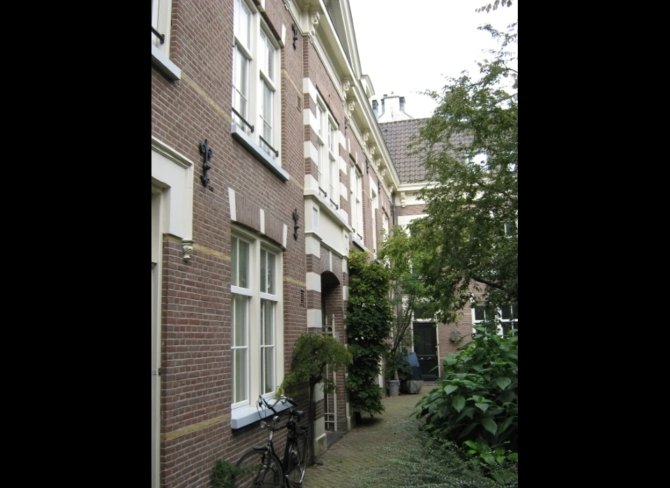 Willemsstraat 149-165 Constantiahofje achtergevel (2011)