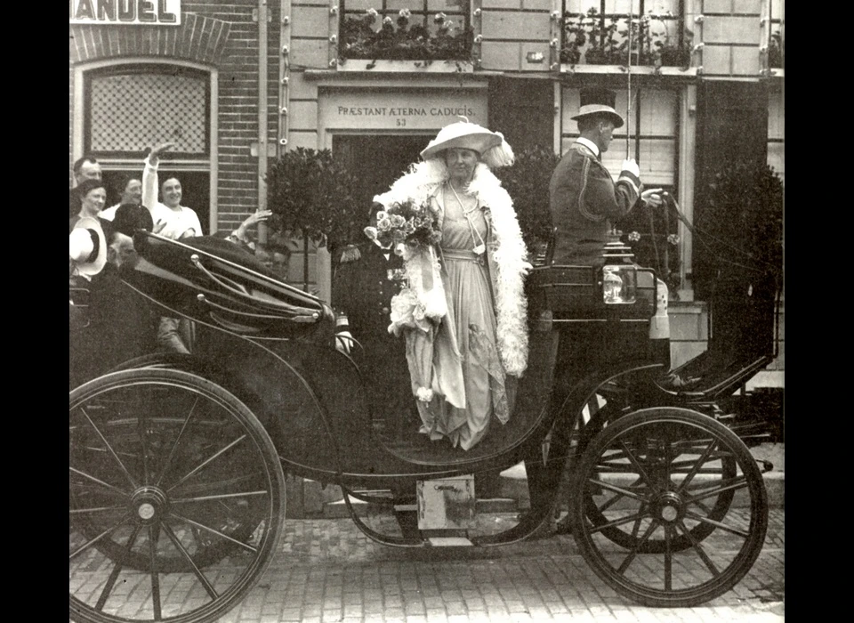 Willemsstraat bezoek koningin Wilhelmina (1901)