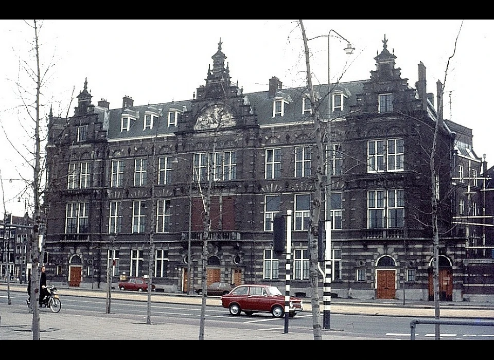 Prins Hendrikkade 189-190 Vestiging Zeemanshoop 1975-1988 Zeevaartschool (1973)