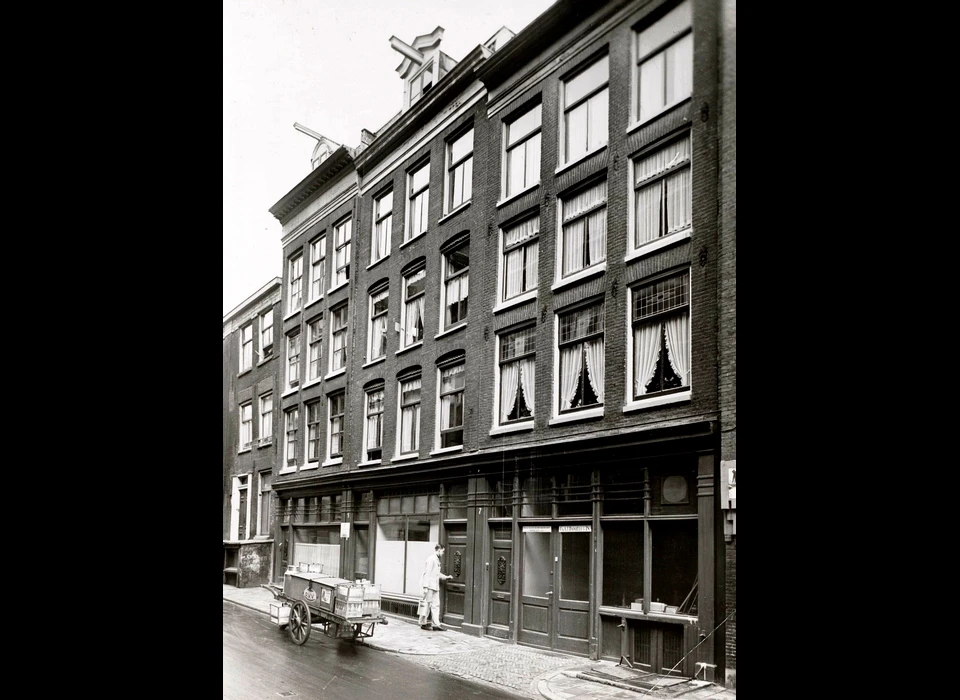 Zwanenburgerstraat 1-7 v.l.n.r. (1954)