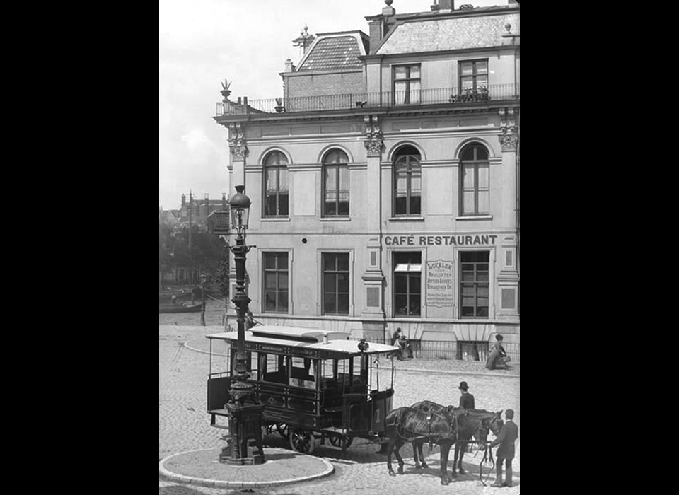 Zwanenburgerstraat 28 gebouw Casino hoek met Amstel (ca.1888)