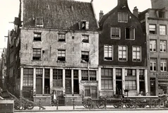 Zwanenburgwal 1-5